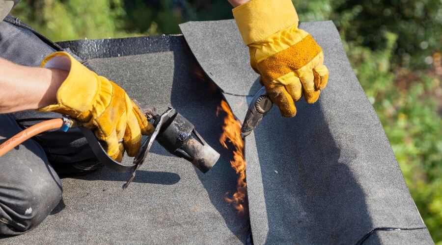 Professional gutter cleaning in Paynesville, WV